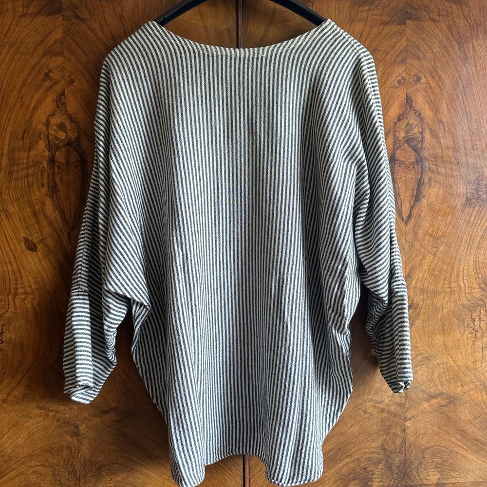 Striped Linen Blouse - Picture 3 of 5